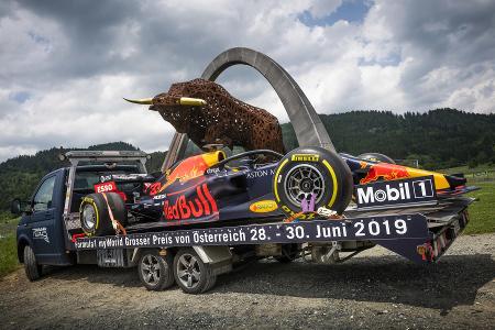 Spektakulärer PR-Stunt: Red Bull RB15 auf dem Wiener Riesenrad Spektakulärer PR-Stunt: Red Bull RB15 auf dem Wiener Riesenrad