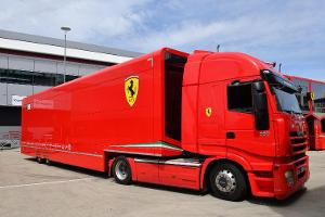 Flüchtlinge nutzen Ferrari-Transporter zur Einreise nach England