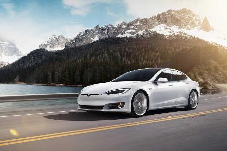 Porsche Taycan im Vergleich mit Porsche Panamera und Tesla Model S Porsche Taycan im Vergleich mit Porsche Panamera und Tesla Model S