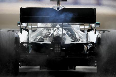 Lewis Hamilton droht nach dem ersten Training in Singapur eine Strafe Lewis Hamilton droht nach dem ersten Training in Singapur eine Strafe