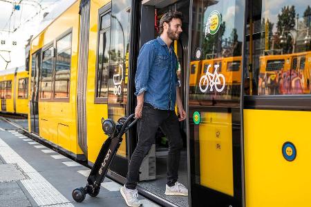 Audi e-tron Scooter ist halb E-Roller, halb Skateboard
