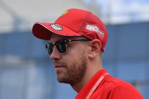Sebastian Vettel: Wie es zum Selfie mit Angela Merkel kam