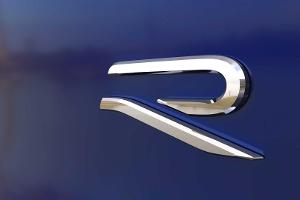 Volkswagen R präsentiert neues Markenlogo