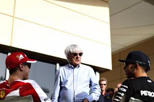 Bernie Ecclestone im Gespräch mit Sebastian Vettel und Lewis Hamilton