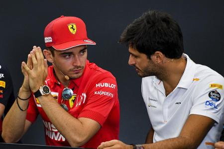 Carlos Sainz (rechts) hat nicht vor, sich Charles Leclerc einfach zu ergeben Carlos Sainz (rechts) hat nicht vor, sich Charles Leclerc einfach zu ergeben