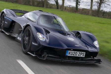 Aston Martin Valkyrie testet erstmals auf öffentlichen Straßen