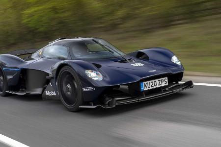 Aston Martin Valkyrie testet erstmals auf öffentlichen Straßen