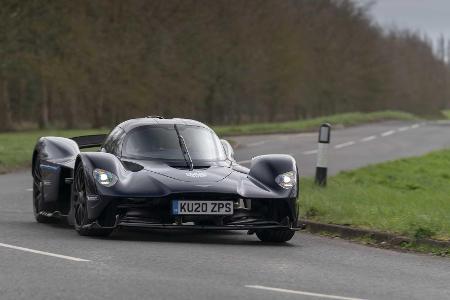 Aston Martin Valkyrie testet erstmals auf öffentlichen Straßen