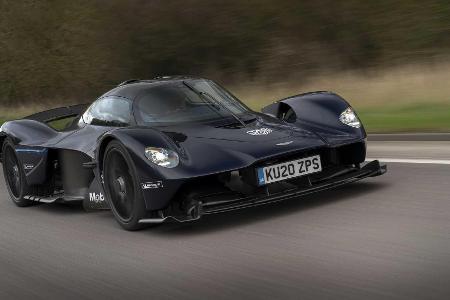 Aston Martin Valkyrie testet erstmals auf öffentlichen Straßen