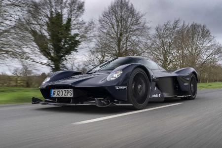 Aston Martin Valkyrie testet erstmals auf öffentlichen Straßen
