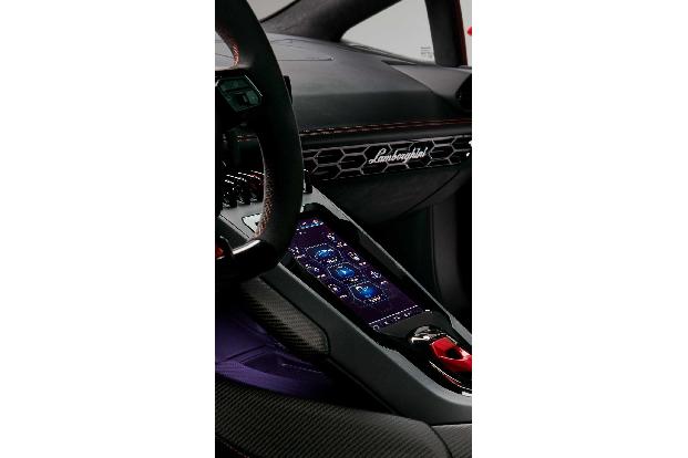 Mann kauft mit Corona-Staatshilfen Lamborghini