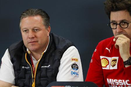 Zak Brown reitet einen Frontalangriff gegen Ferrari-Teamchef Mattia Binotto Zak Brown reitet einen Frontalangriff gegen Ferrari-Teamchef Mattia Binotto