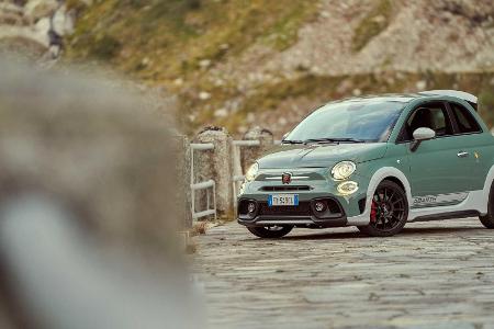 Abarth 695 70° Anniversario mit 180 PS und verstellbarem Spoiler