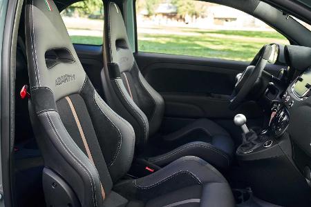 Abarth 695 70° Anniversario mit 180 PS und verstellbarem Spoiler