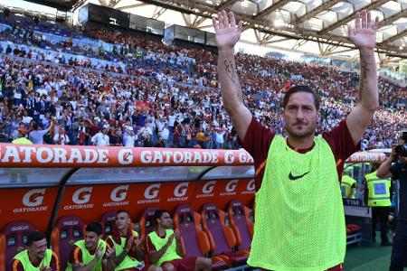 Totti verabschiedet sich mit Last-Minute-Sieg: Totti verabschiedet sich mit Last-Minute-Sieg:
