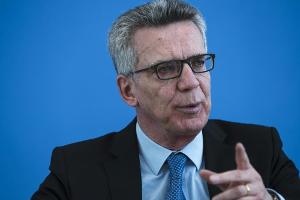 De Maizière verteidigt Spitzensportreform - Streit um Geld "völlig unangebracht"