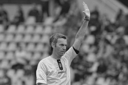 Mit 54: Früherer FIFA-Schiedsrichter Farina verstorben Mit 54: Früherer FIFA-Schiedsrichter Farina verstorben