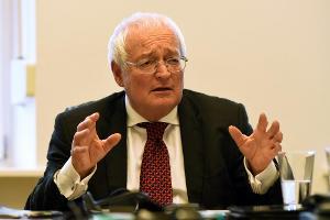 Nach Entlassung der Ethiker: "Mehrere Hundert Fälle offen"