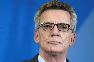 De Maizière: Keine Hymnenvorschrift für DFB-Stars