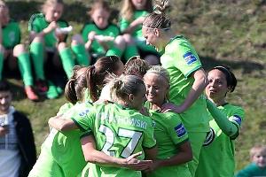 Frauenfußball: Wolfsburg gewinnt in Potsdam und kann Meister-Sekt kaltstellen