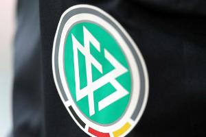 Zum 50-jährigen Jubiläum: DFB hilft Sporthilfe