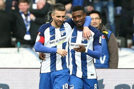 Hertha gewinnt bei Sechstligist: Torwart Kraft trifft vom Punkt Hertha gewinnt bei Sechstligist: Torwart Kraft trifft vom Punkt