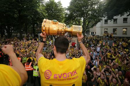 Polizei: Hunderttausende Fans feiern BVB-Pokalsieg friedlich Polizei: Hunderttausende Fans feiern BVB-Pokalsieg friedlich