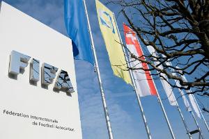 Arbeitsbedingungen in Katar: FIFA und BHI stärken Zusammenarbeit
