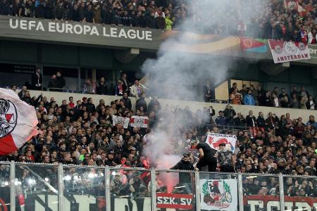 Landeverbot in Amsterdam - Ajax-Fans fliegen nach Deutschland Landeverbot in Amsterdam - Ajax-Fans fliegen nach Deutschland