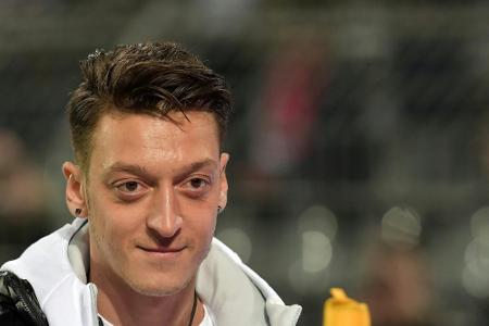 Özil: Schalke gehört nach oben Özil: Schalke gehört nach oben