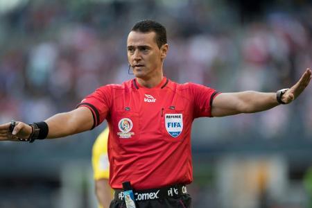 Kolumbianer Roldán pfeift DFB-Team gegen Kamerun Kolumbianer Roldán pfeift DFB-Team gegen Kamerun