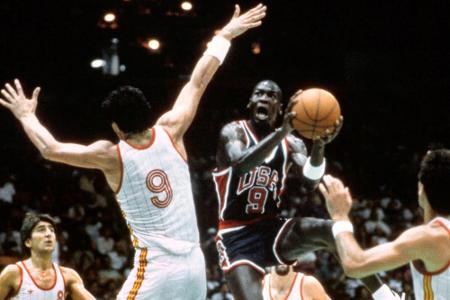 Jordan-Basketballschuhe für 170.000 Euro versteigert Jordan-Basketballschuhe für 170.000 Euro versteigert