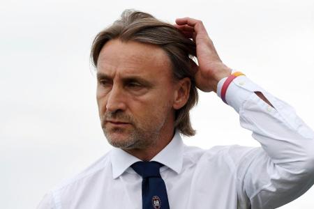 Serie A: Crotone-Trainer fährt nach Klassenerhalt für verstorbenen Sohn quer durch Italien Serie A: Crotone-Trainer fährt nach Klassenerhalt für verstorbenen Sohn quer durch Italien