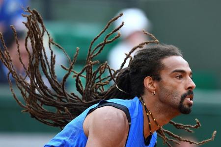 Zverev bezwingt Kohlschreiber in Halle - Brown nach Aus gefrustet Zverev bezwingt Kohlschreiber in Halle - Brown nach Aus gefrustet
