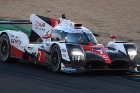 24 Stunden von Le Mans: Doppelführung für Toyota, Porsche dicht dahinter 24 Stunden von Le Mans: Doppelführung für Toyota, Porsche dicht dahinter