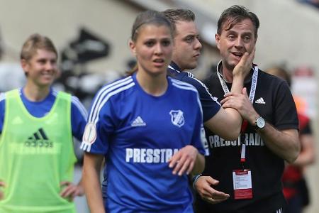 Frauenfußball: Sand holt Hamidovic - Anyomi bis 2020 in Essen Frauenfußball: Sand holt Hamidovic - Anyomi bis 2020 in Essen