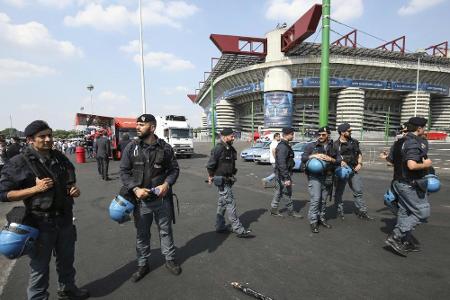 Polizei durchsucht Sitz von US Palermo Polizei durchsucht Sitz von US Palermo