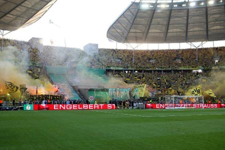 Zuschauerausschluss auf Bewährung und Geldstrafe für Borussia Dortmund Zuschauerausschluss auf Bewährung und Geldstrafe für Borussia Dortmund
