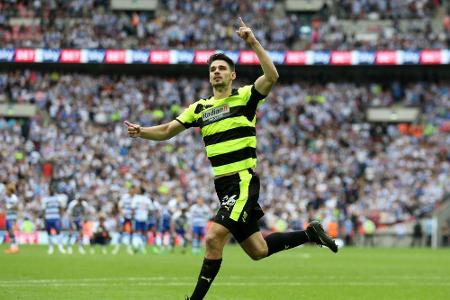 Schindler verlängert bei Premier-League-Aufsteiger Huddersfield Town Schindler verlängert bei Premier-League-Aufsteiger Huddersfield Town