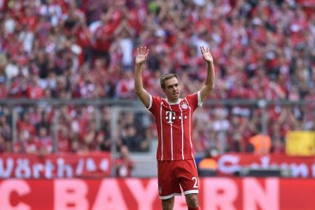 Lahm erhält Preis des bayerischen Ministerpräsidenten Lahm erhält Preis des bayerischen Ministerpräsidenten