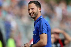 Schalke siegt bei Tedesco-Einstand - Viererpack durch Wright