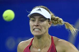 Peking: Kerber erneut mit Auftaktsieg über Osaka