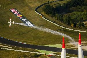 Red Bull Air Race: Weltmeister Dolderer "heiß" auf Heimspiel