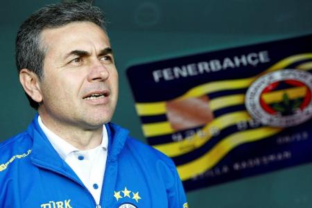 Türkei: Fünf Platzverweise im Istanbul-Derby Türkei: Fünf Platzverweise im Istanbul-Derby