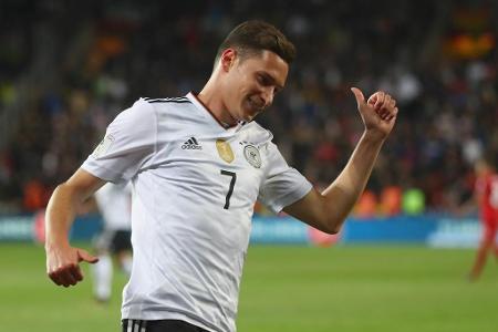 Hatte seine große Szene, als er vor dem 2:0 fünf Norweger auf allerengstem Raum austanzte und das Leder dann eiskalt in die ...