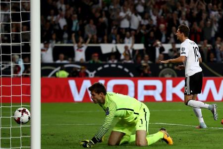 Kam nach 45 Minuten für Müller und trug sich bereits nach fünf Minuten in die Torjägerliste ein. Kurz: Goretzka untermauerte...