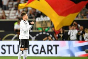 "Gegen Gewalt und Fremdenfeindlichkeit": DFB-Fans distanzieren sich von Nazi-Eklat