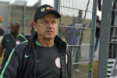 Nigeria-Coach Rohr erhält grünes Licht für Aina-Debüt Nigeria-Coach Rohr erhält grünes Licht für Aina-Debüt