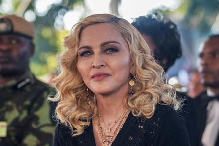 Medien: Madonna zieht für Fußball-Karriere des Sohnes nach Lissabon Medien: Madonna zieht für Fußball-Karriere des Sohnes nach Lissabon