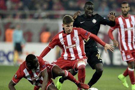 Leverkusen holt Retsos und Alario für 36,5 Millionen Euro Ablöse Leverkusen holt Retsos und Alario für 36,5 Millionen Euro Ablöse
